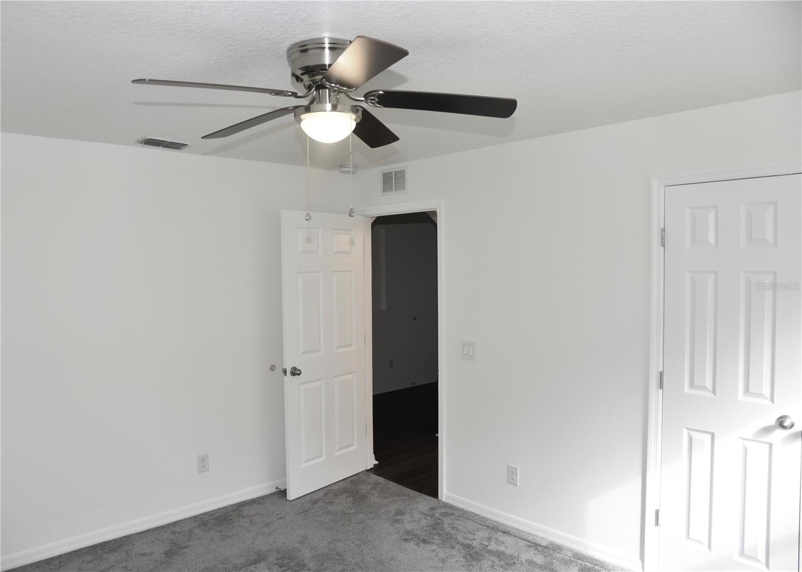 1051 WOODLARK DR photo 5
