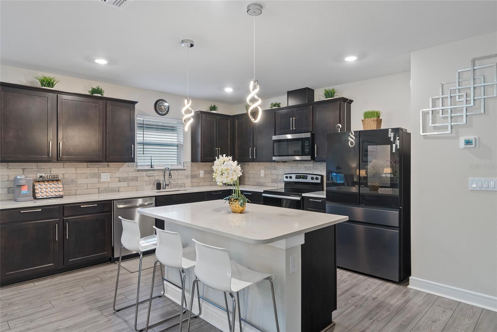 30399 MARQUETTE AVE photo 4