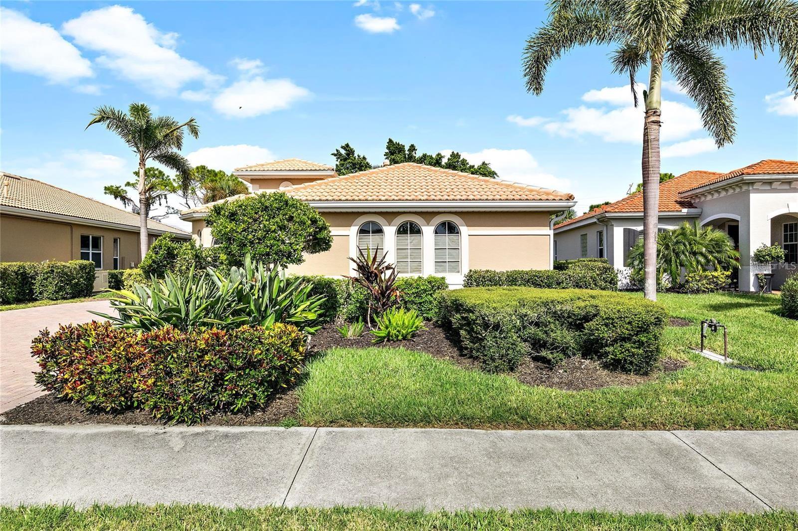 134 SAVONA WAY photo 2