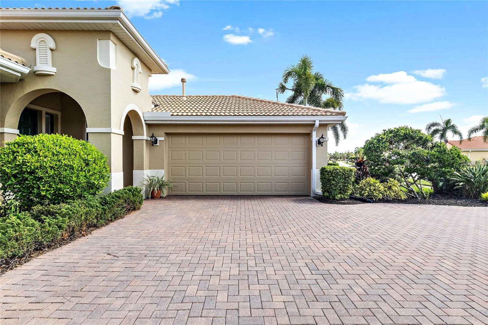 134 SAVONA WAY photo 3
