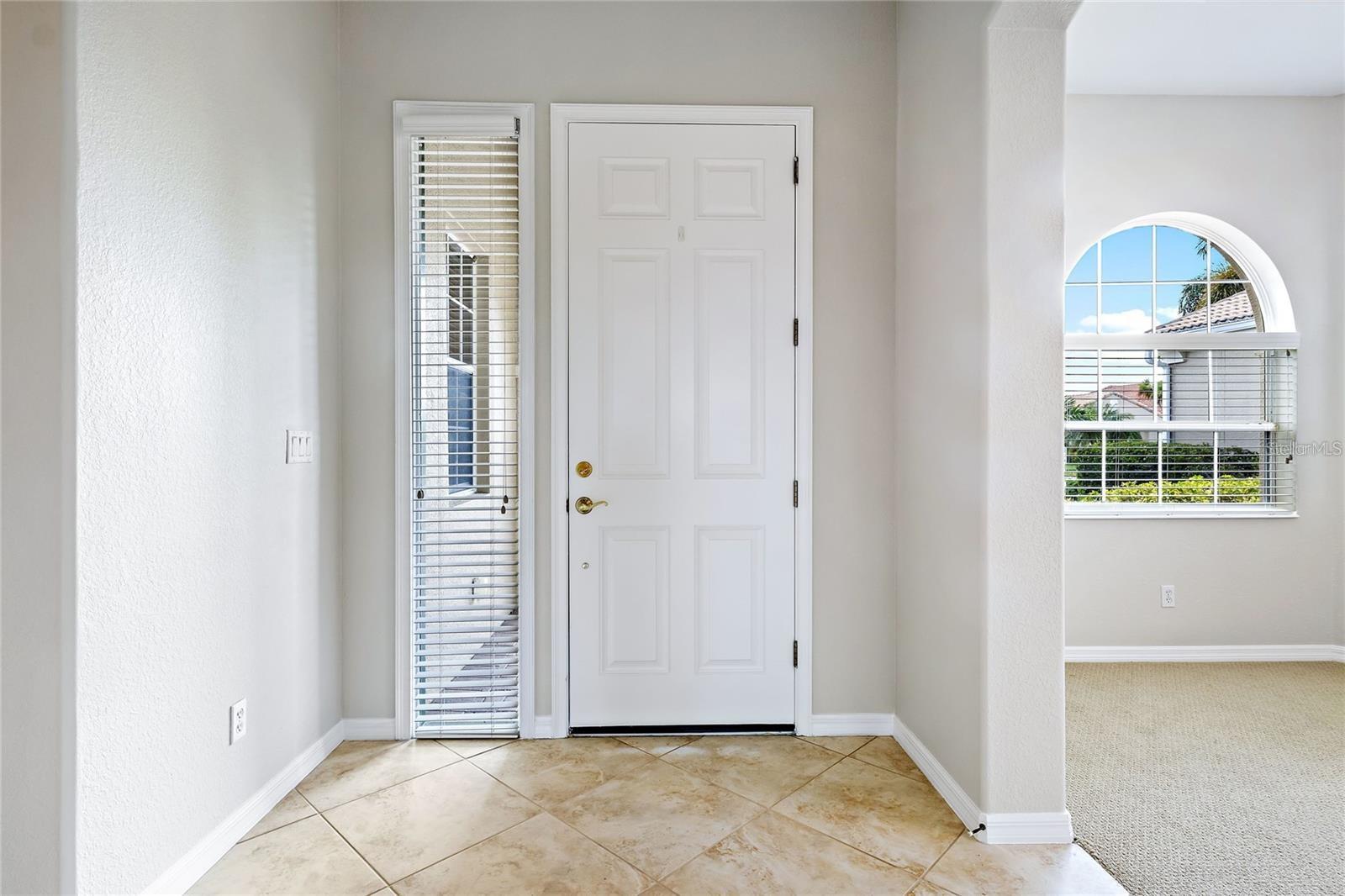 134 SAVONA WAY photo 5