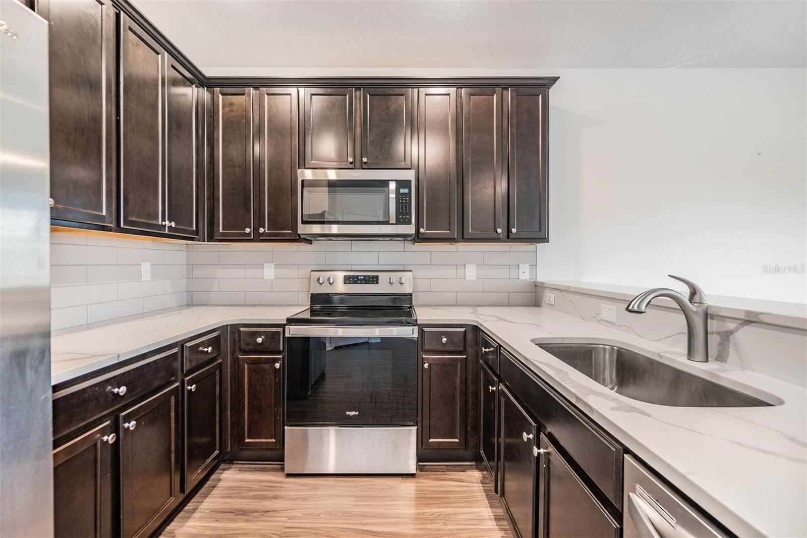 5517 ANGEL FISH CT