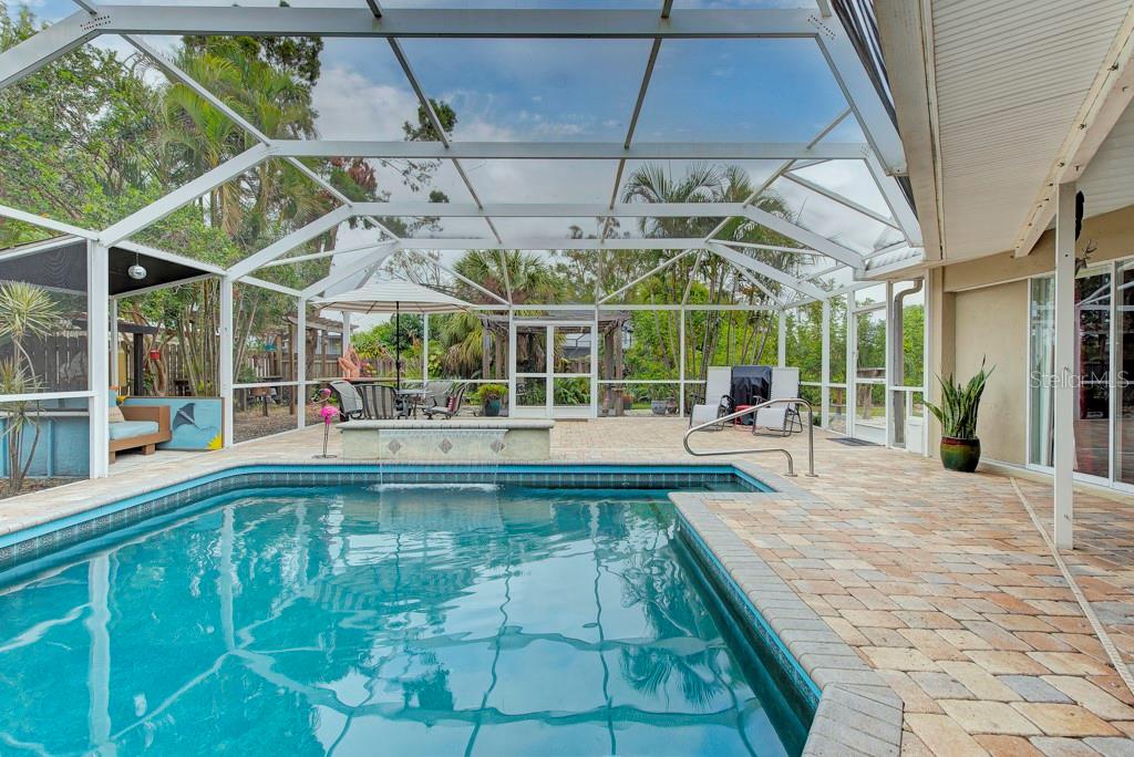 5211 INVERNESS DR photo 2