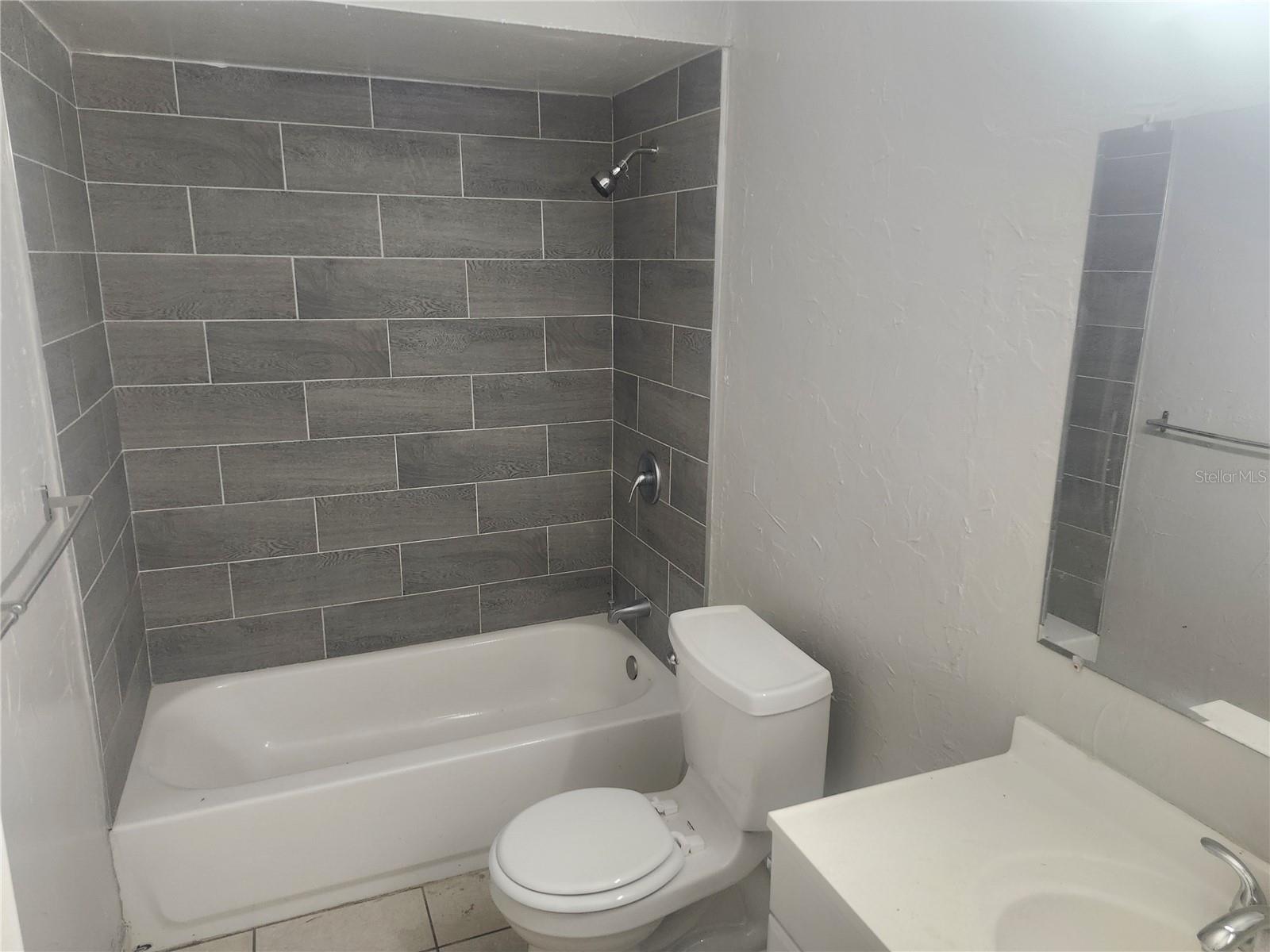 12804 WATERBURY AVE photo 3