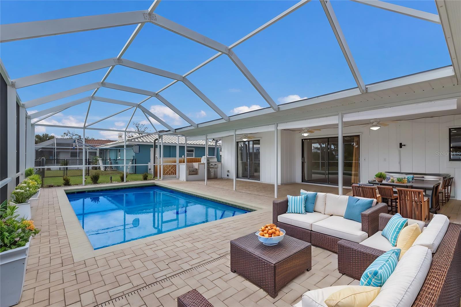 468 LEGER DR photo 4