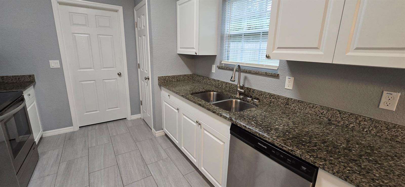 5696 NW 57 CT photo 4