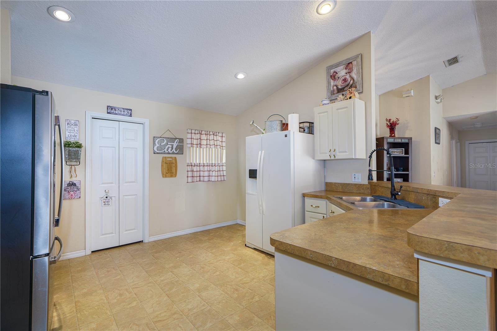 1356 N TIMUCUAN TRL photo 3