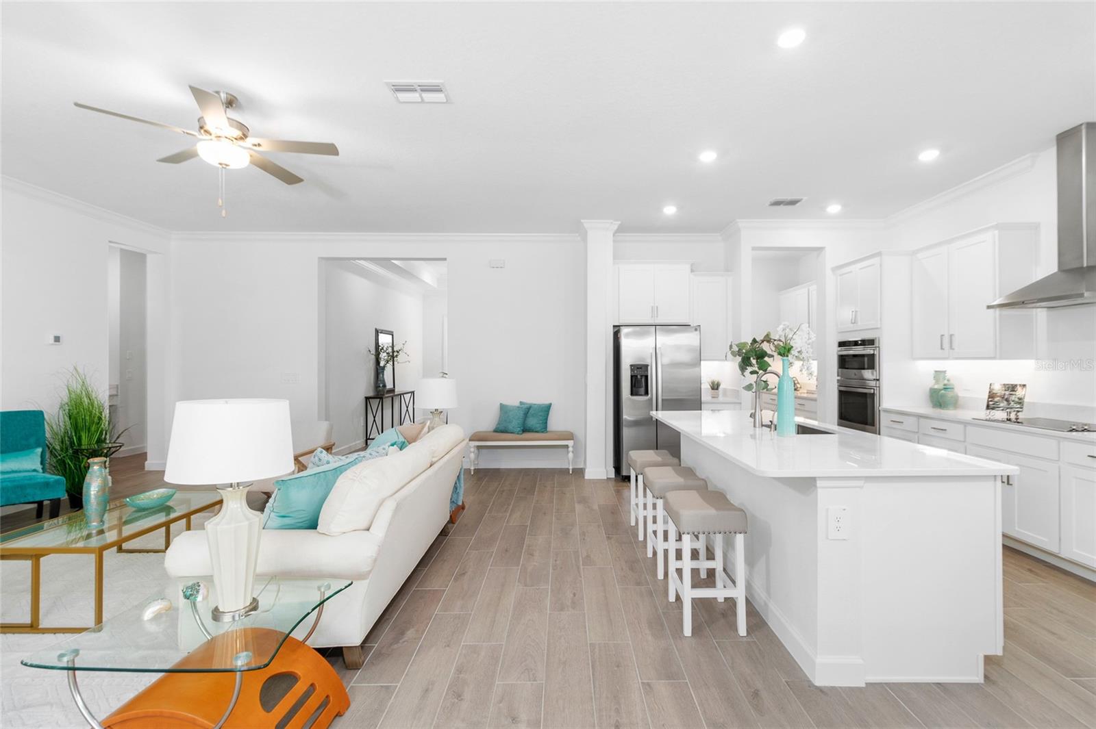10864 BANYAN BREEZE BLVD photo 2