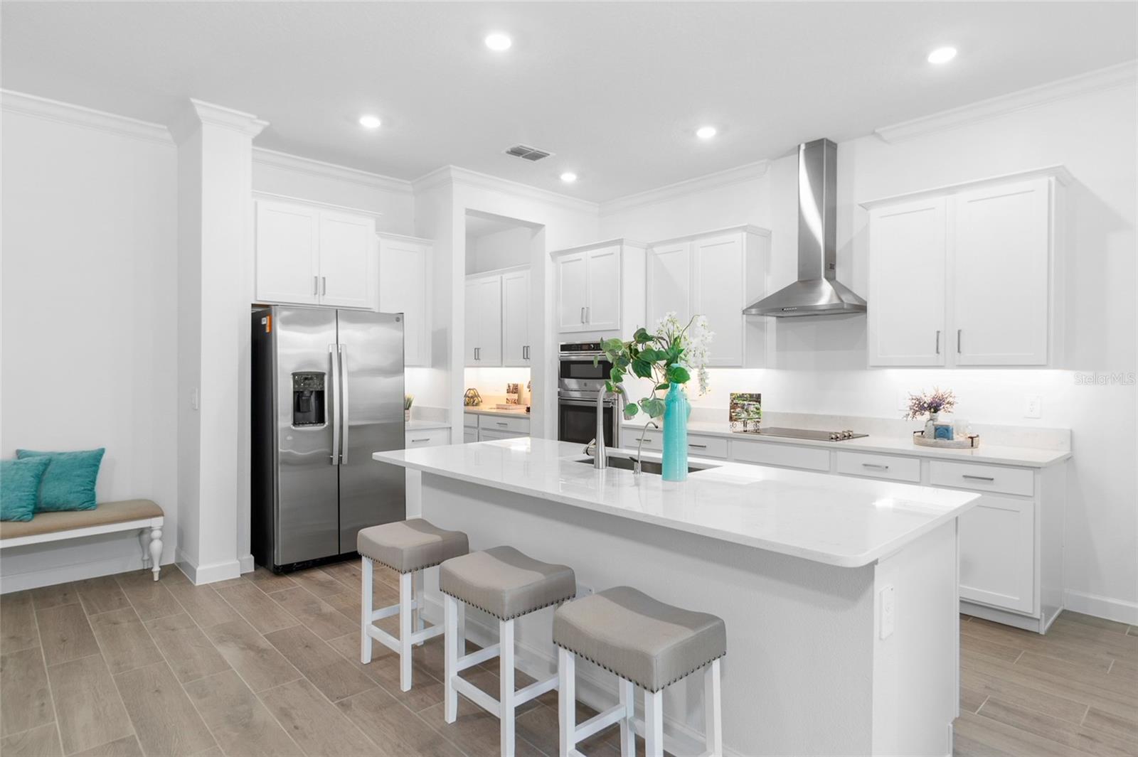 10864 BANYAN BREEZE BLVD photo 3