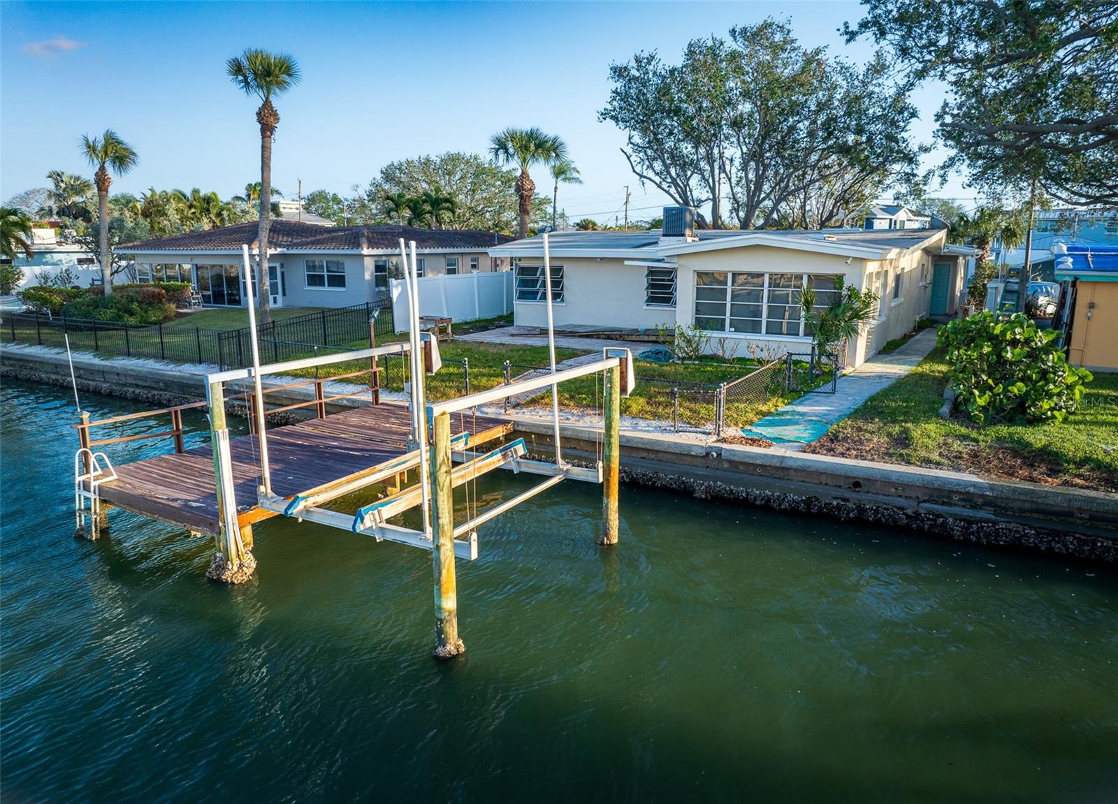 348 BAHIA VISTA DR photo 4
