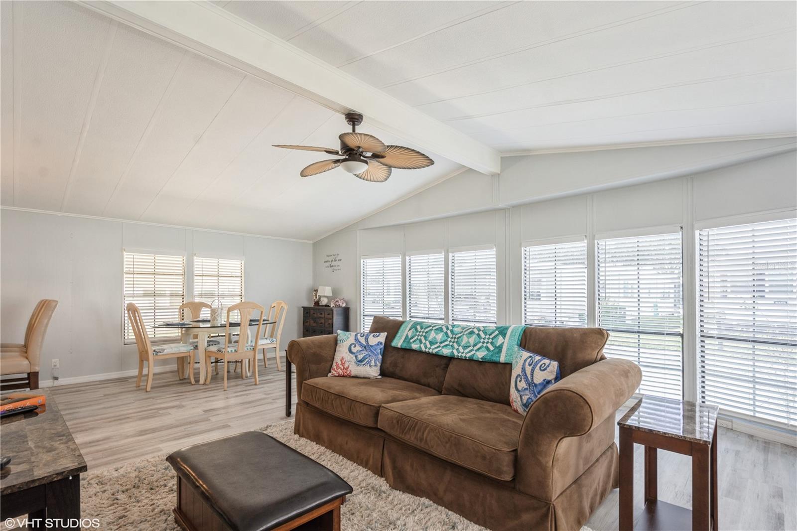 233 TARPON LN photo 2