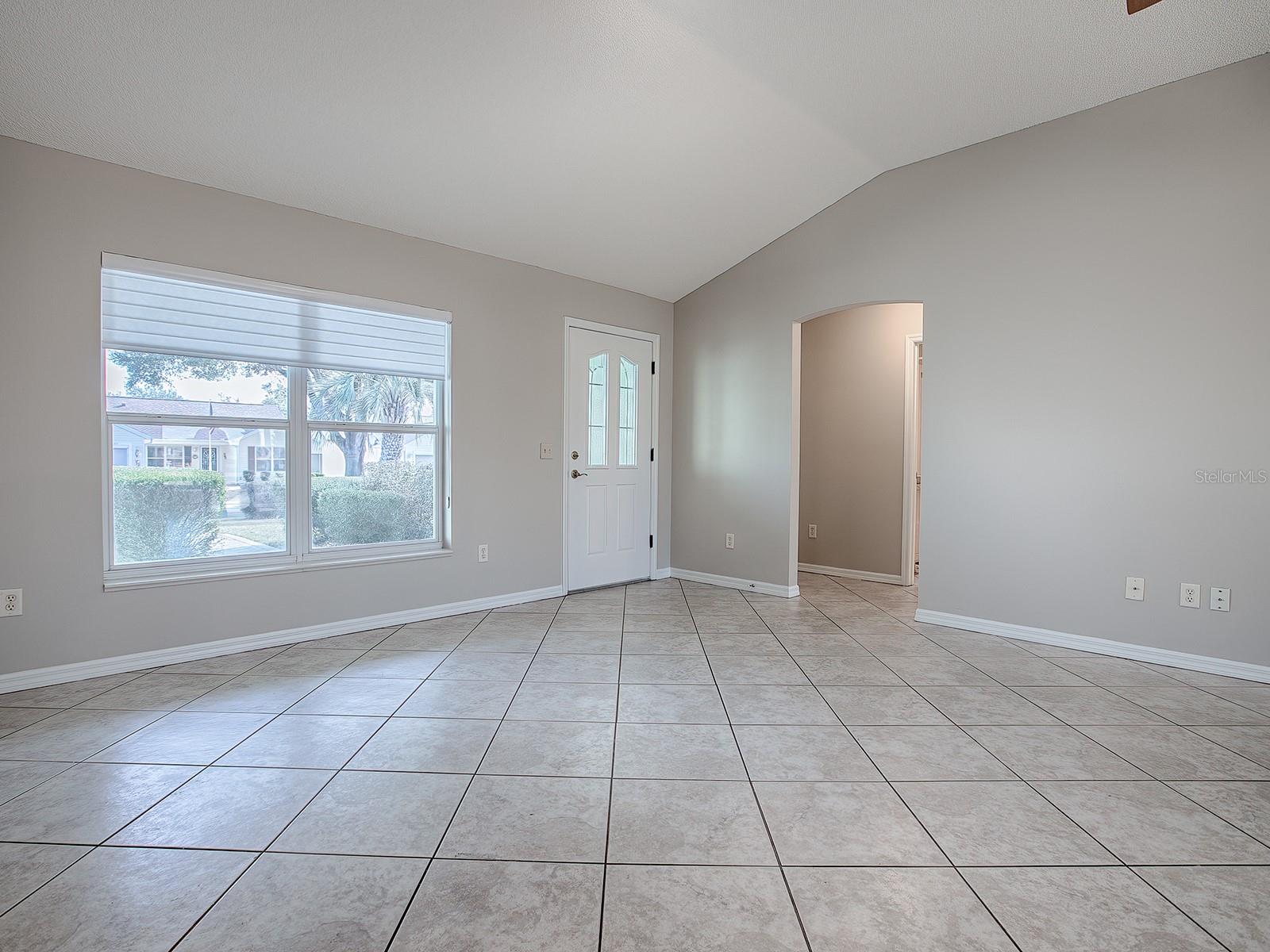 1320 ARREDONDO DR photo 5