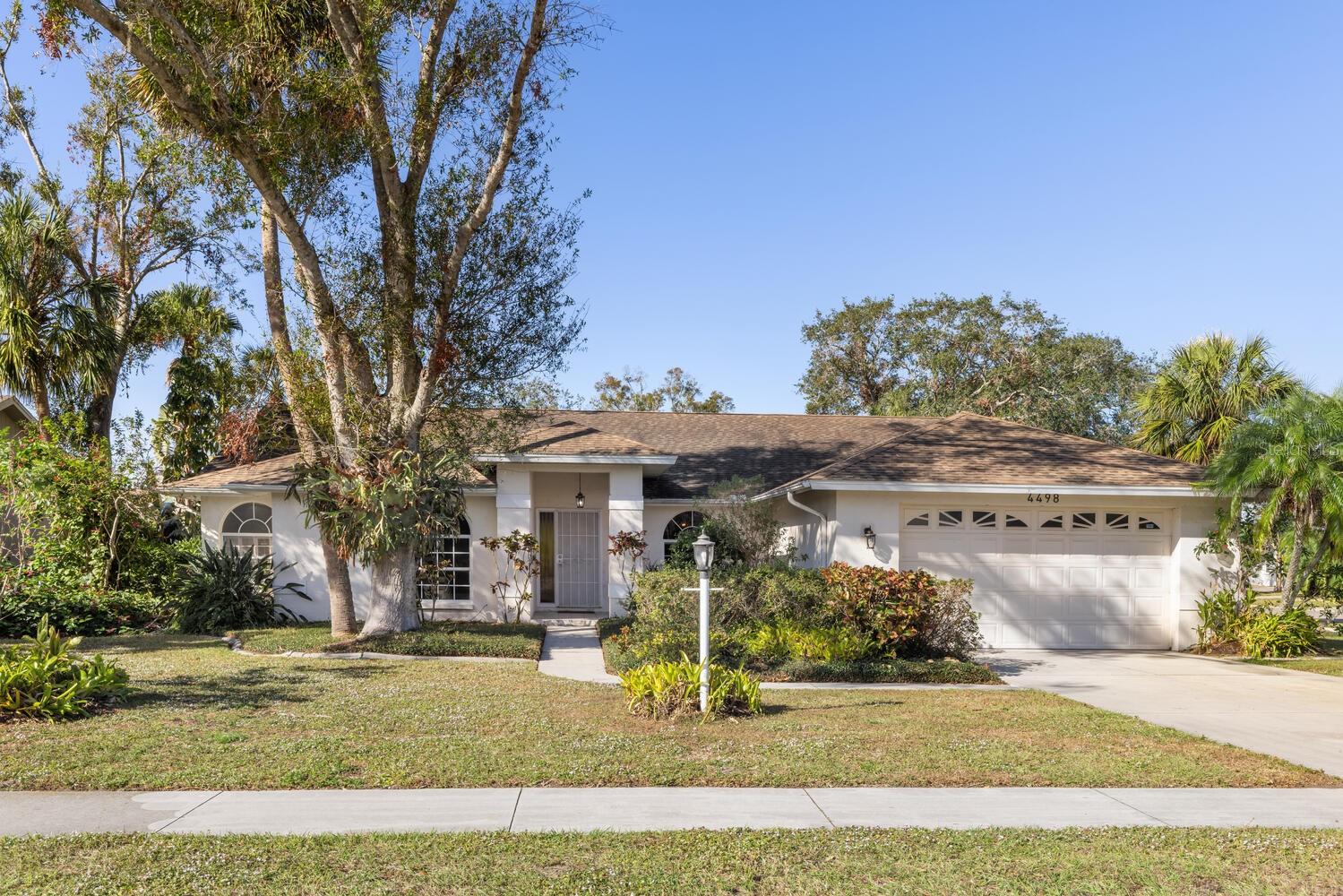 4498 DIAMOND CIR E — home for sale
