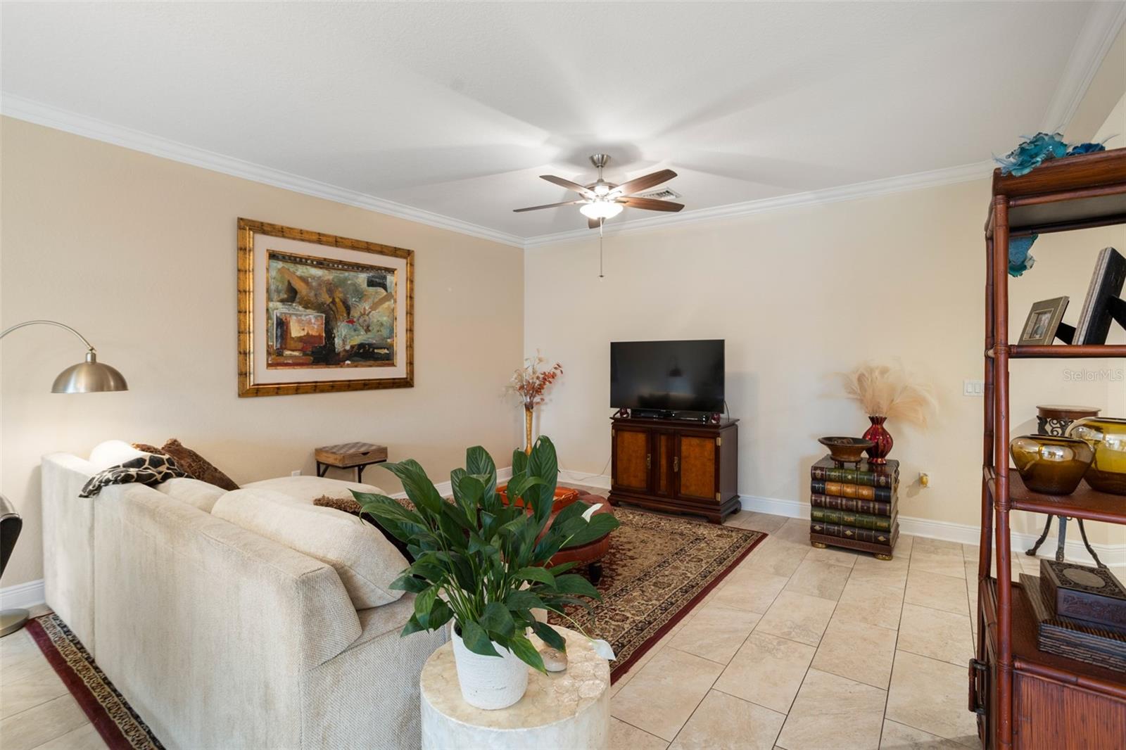 829 DATE PALM LN photo 3