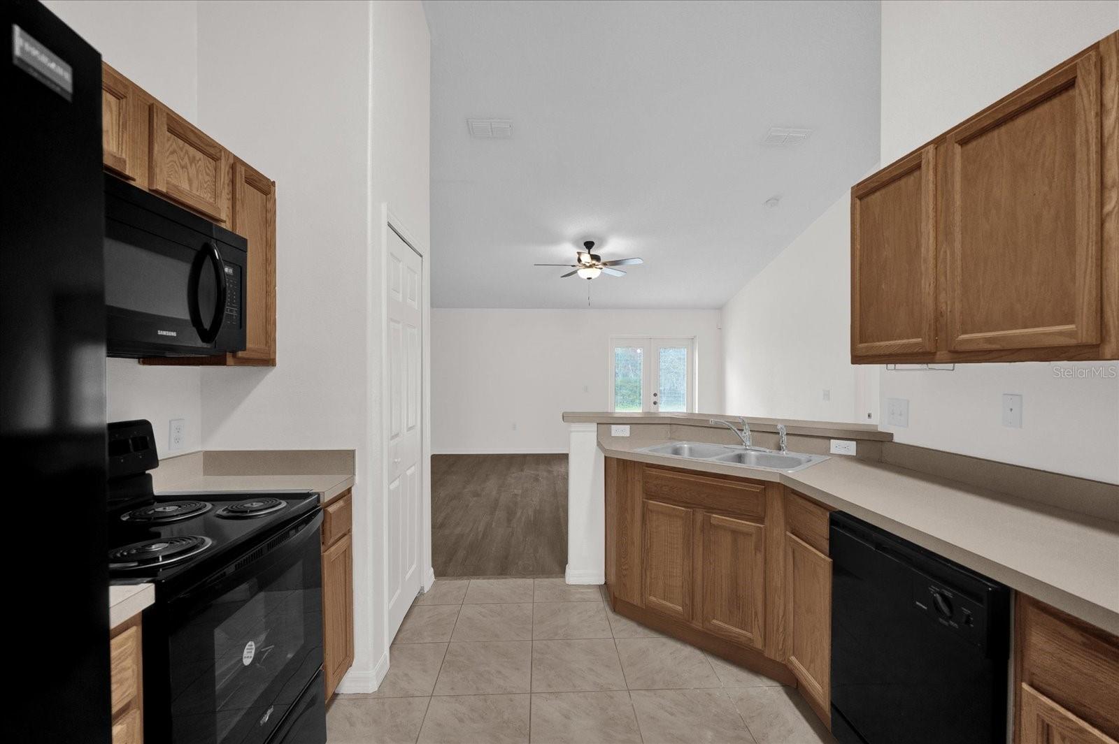 308 ERIE DR photo 4