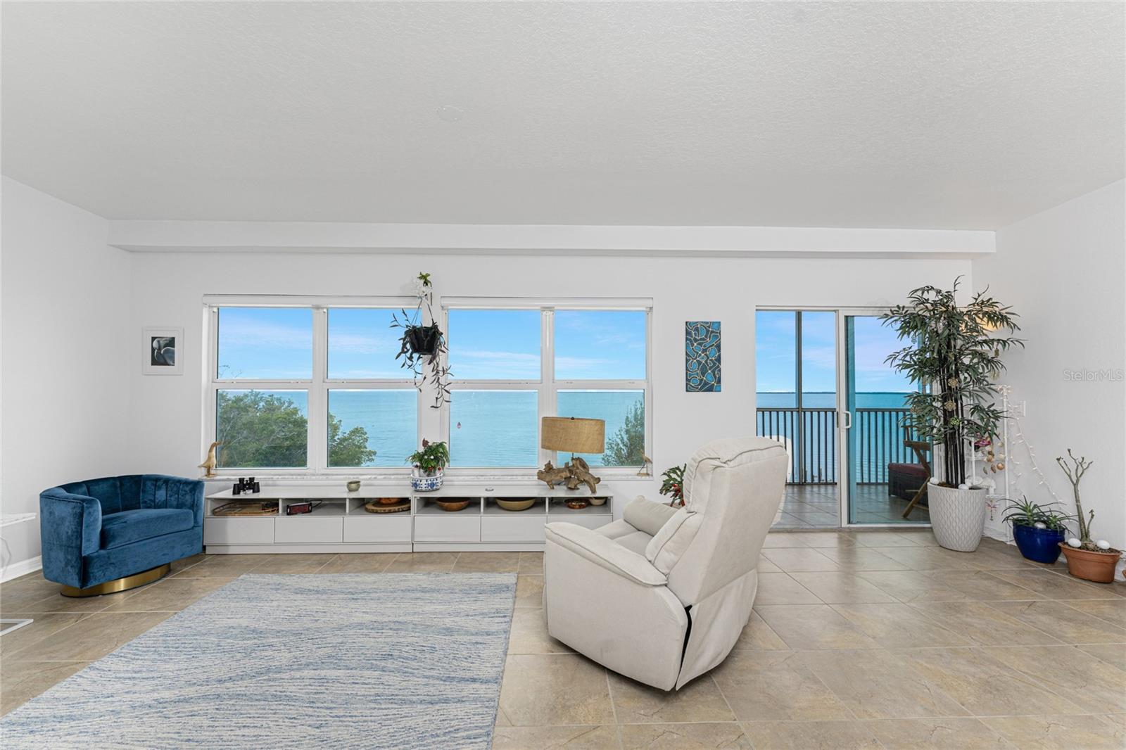 101 N MARION CT #133 photo 2