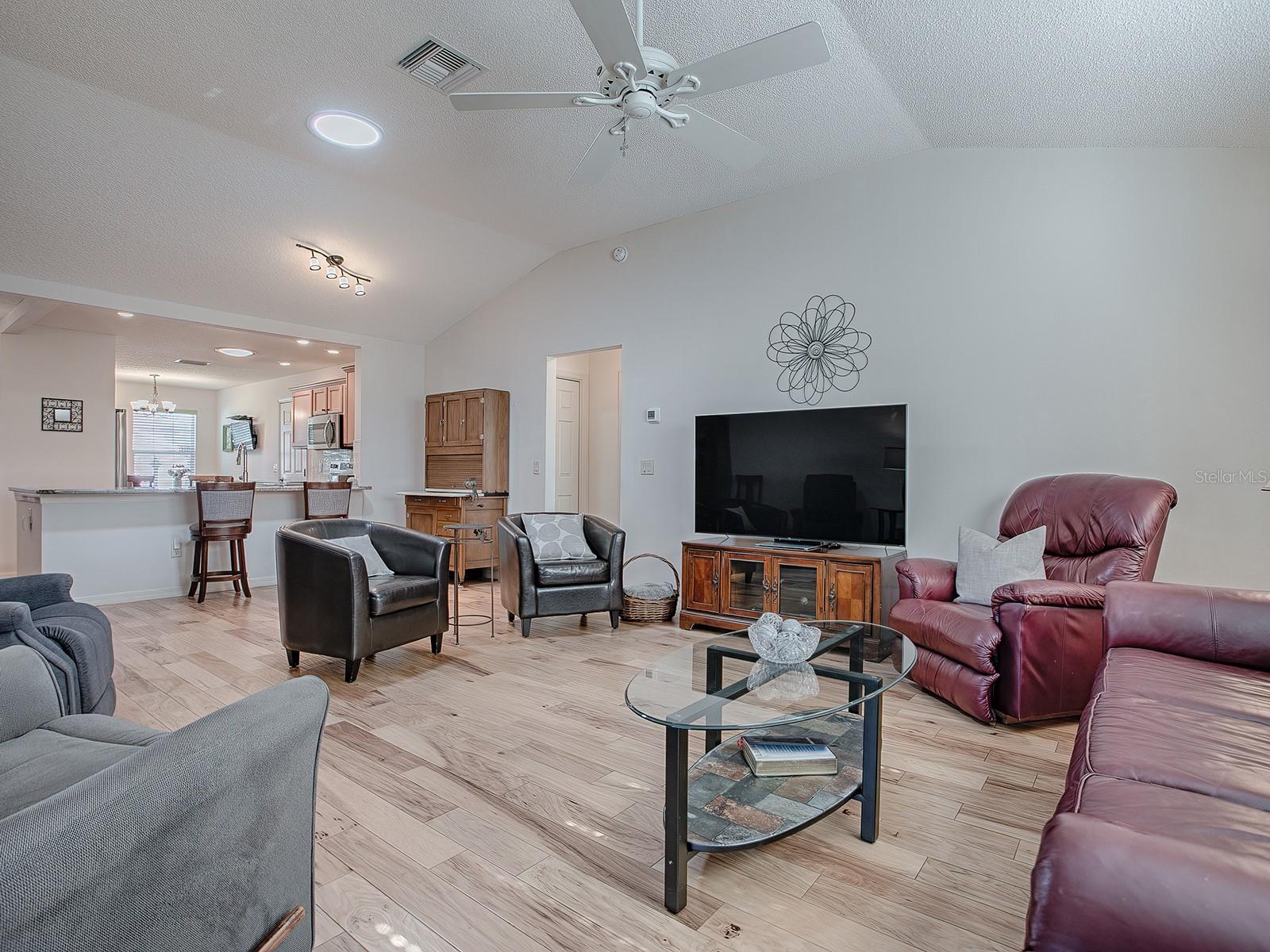 17242 SE 94TH COULTS CIR photo 5