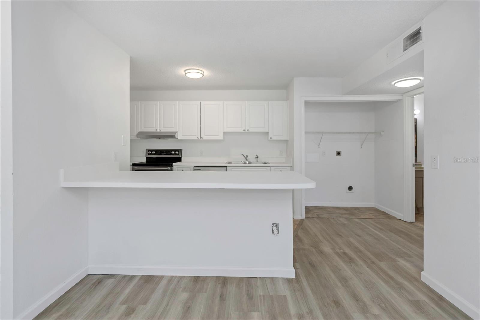 9481 HIGHLAND OAK DR #310 photo 2