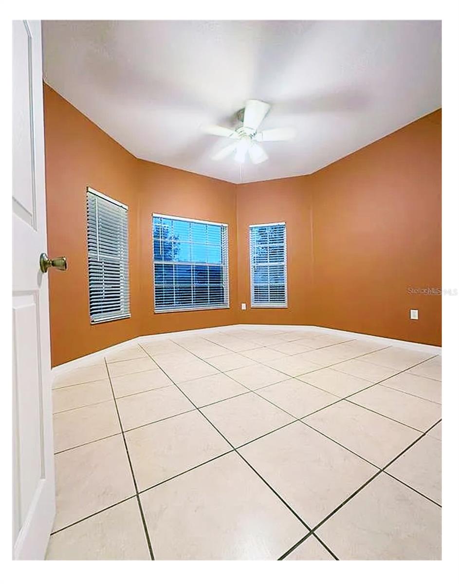 2485 HURON CIR photo 3
