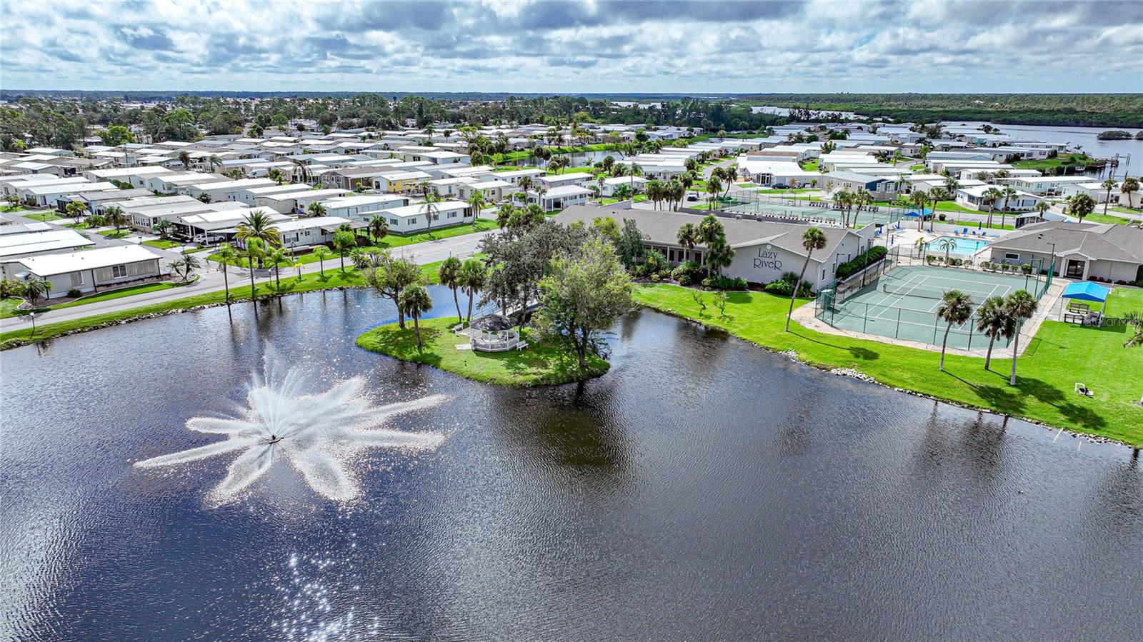 225 LAZY RIVER RD photo 2