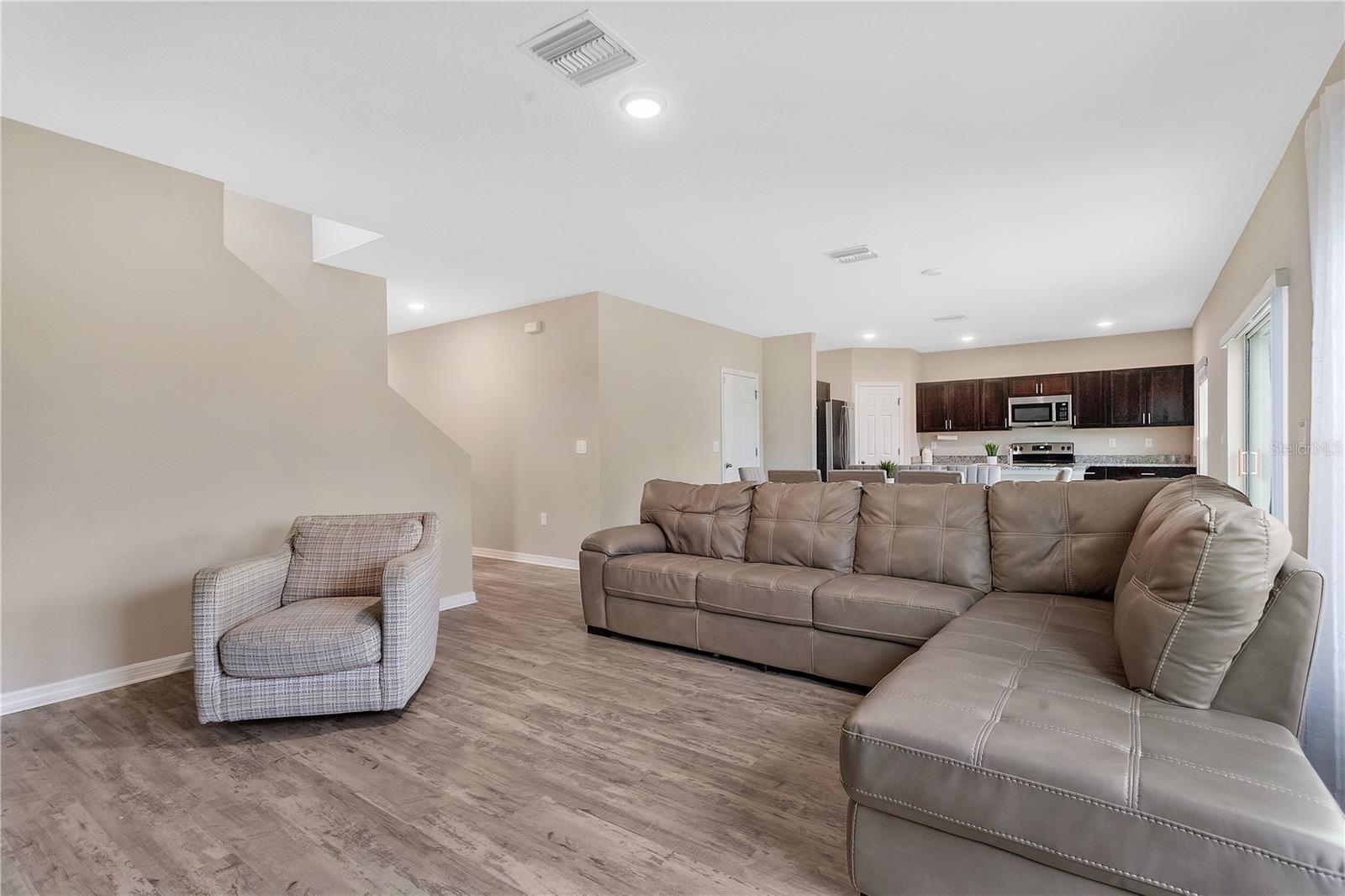 5460 SILTSTONE ST photo 5