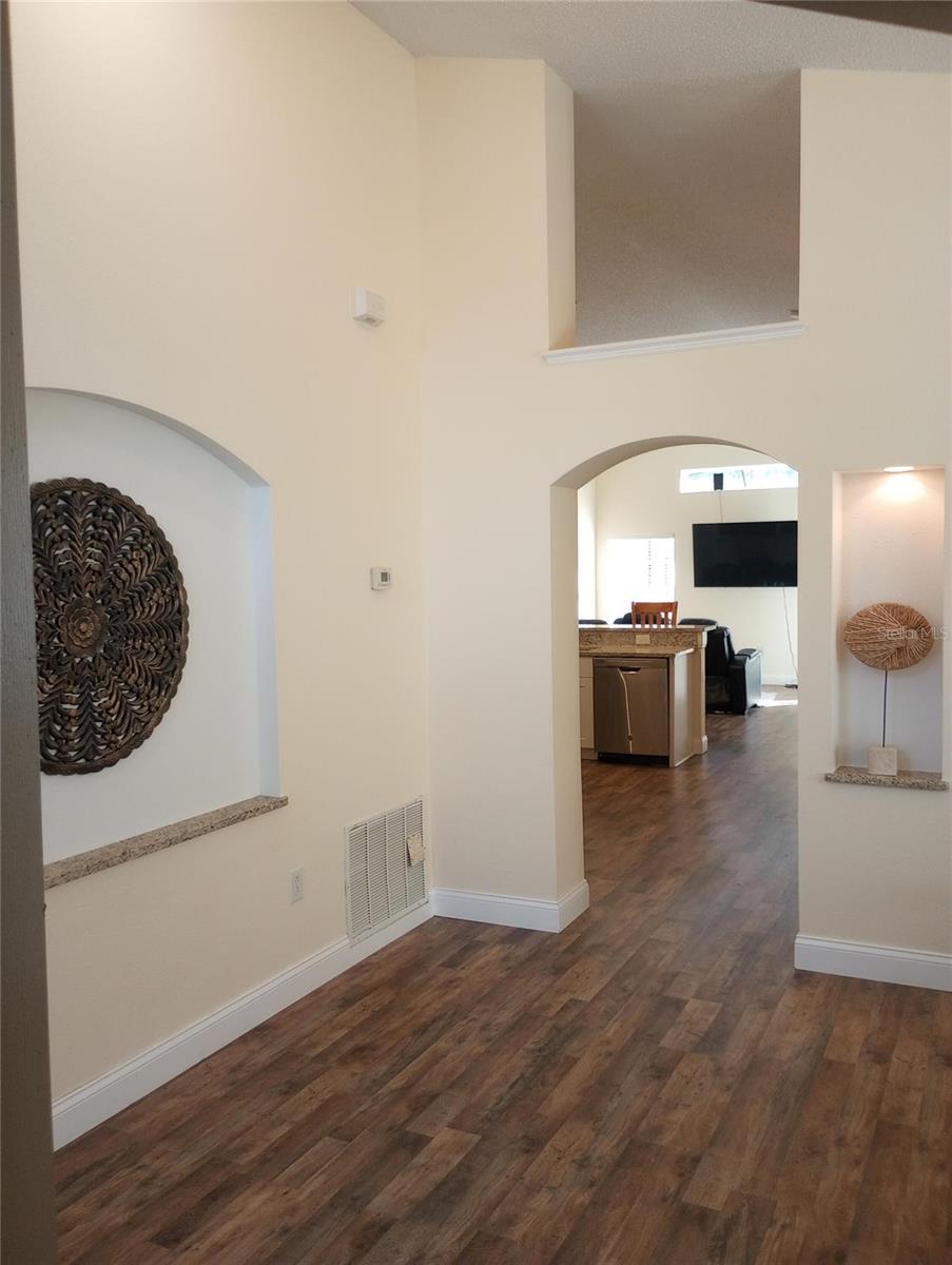 7947 GOLDEN POND CIR photo 3