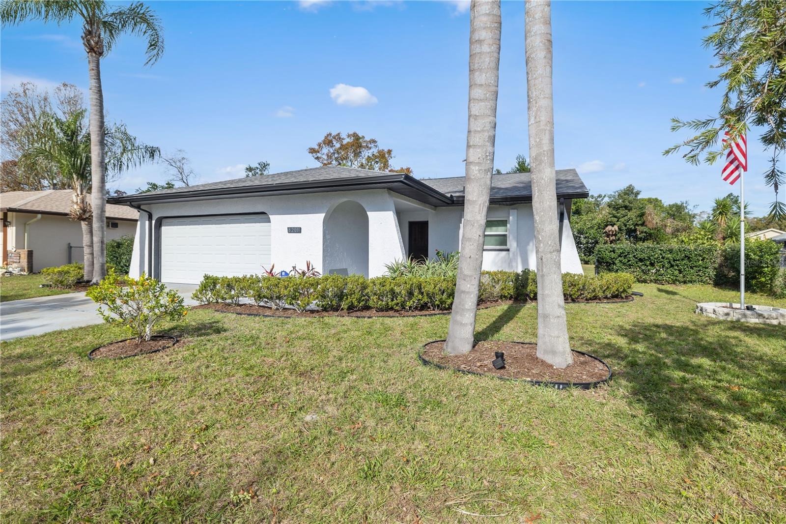 8209 RUGBY CT photo 3