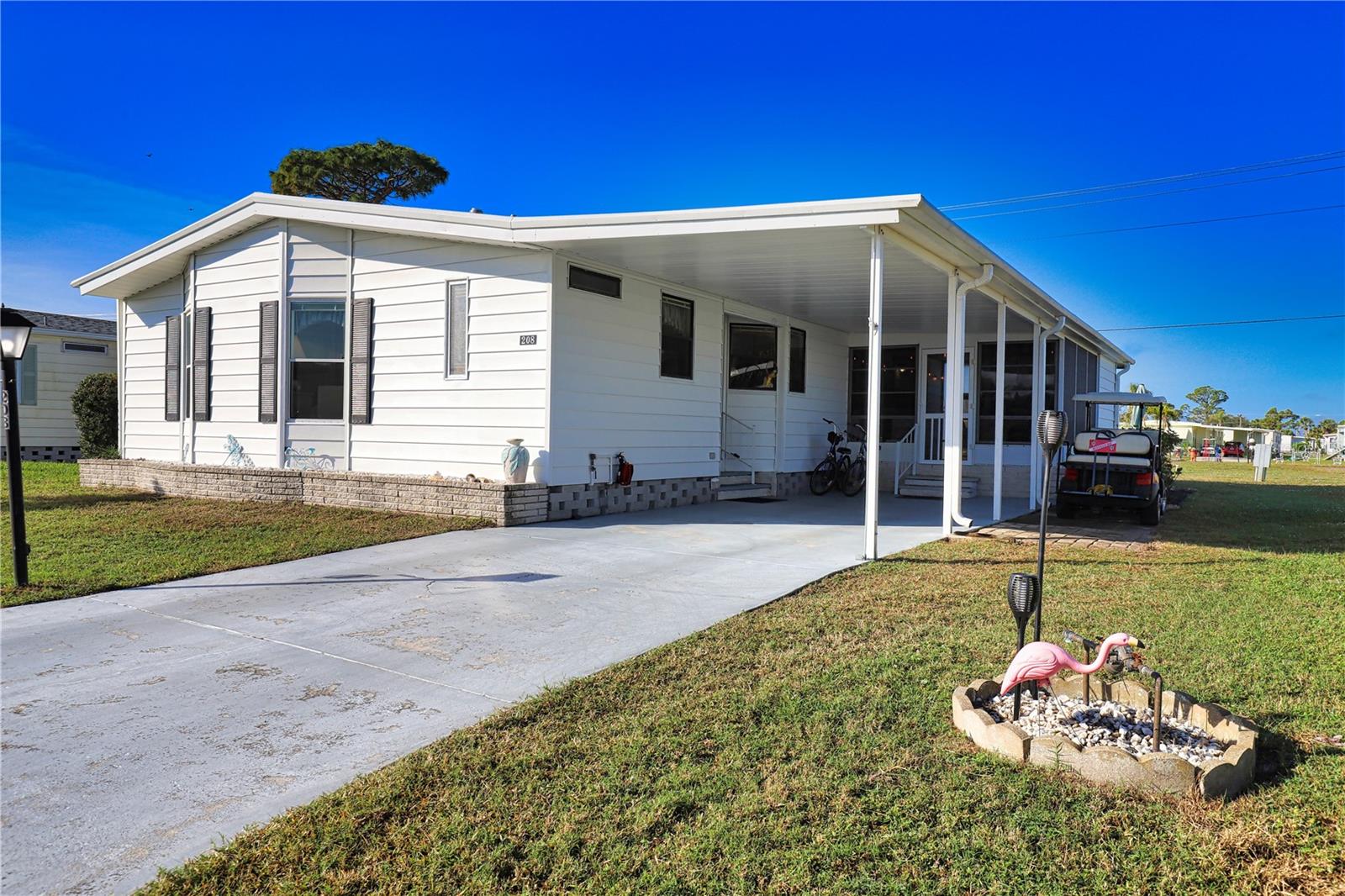 208 HIBISCO DR photo 2