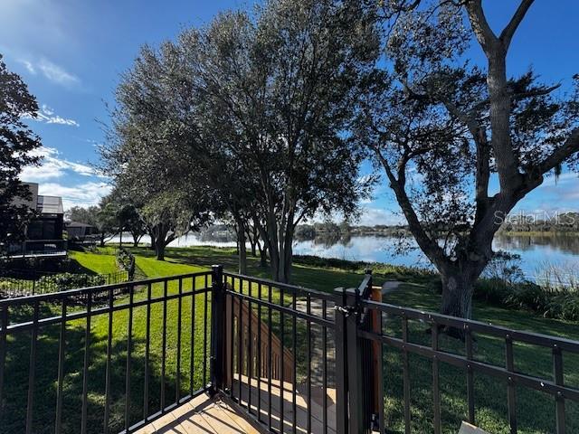 480 MEANDERING WAY photo 4