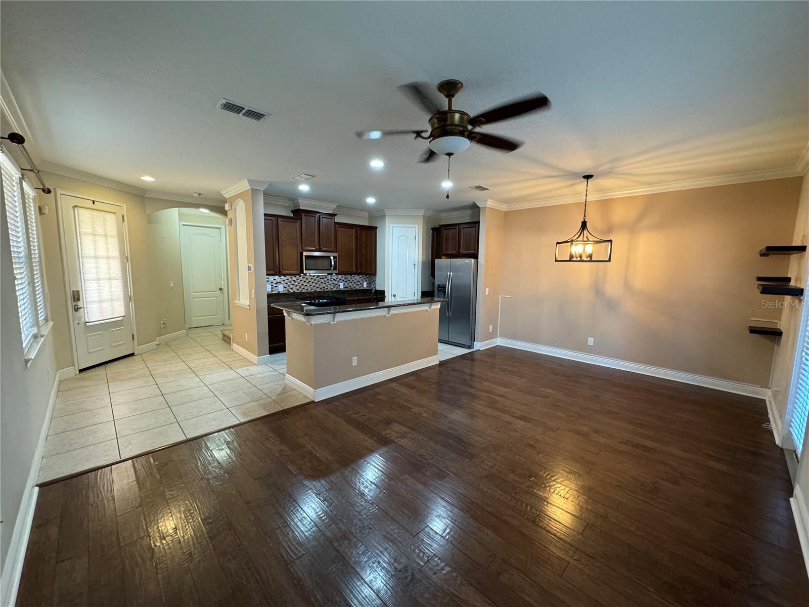 5348 FACTORS WALK DR photo 2