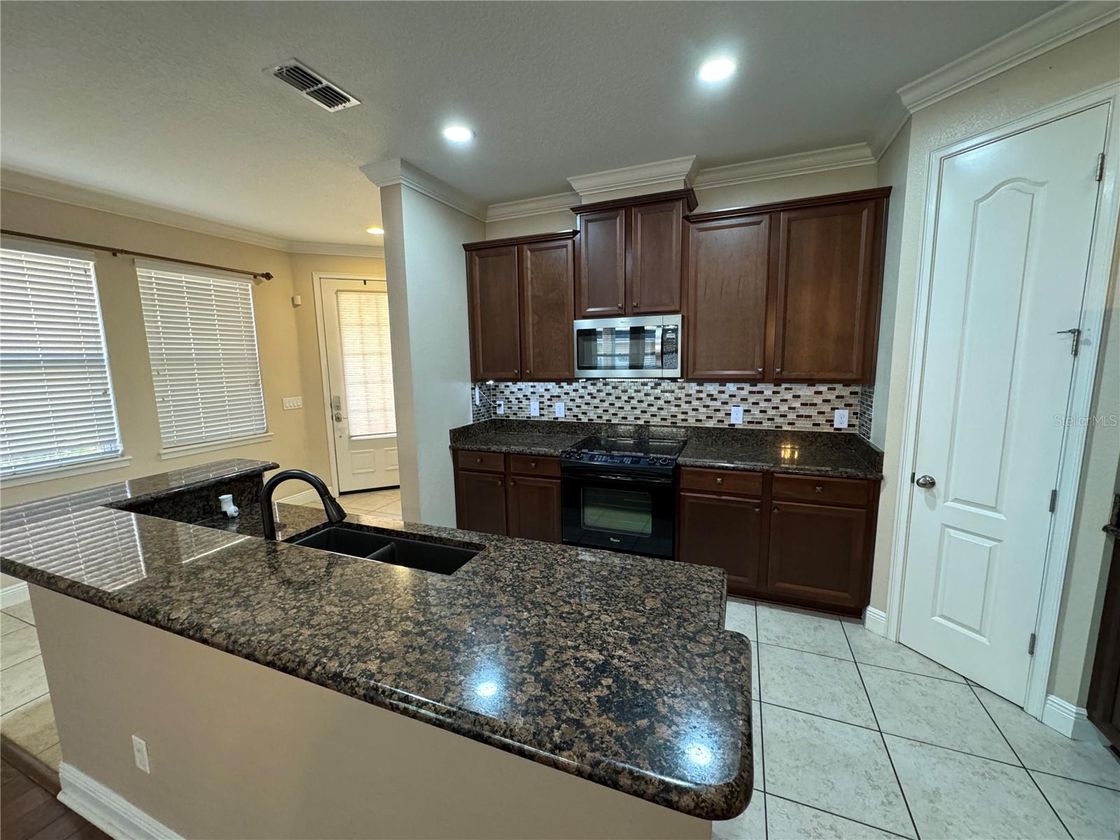 5348 FACTORS WALK DR photo 3