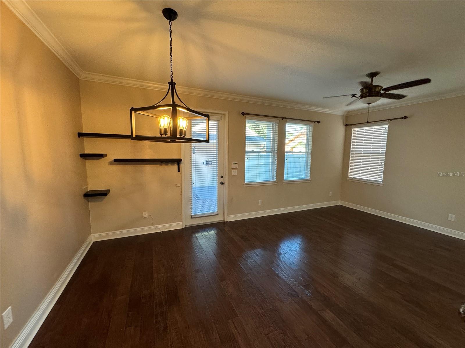 5348 FACTORS WALK DR photo 4