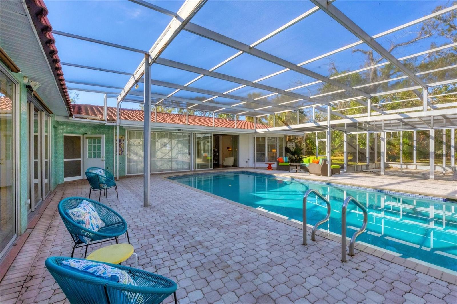 2605 DESOTO RD