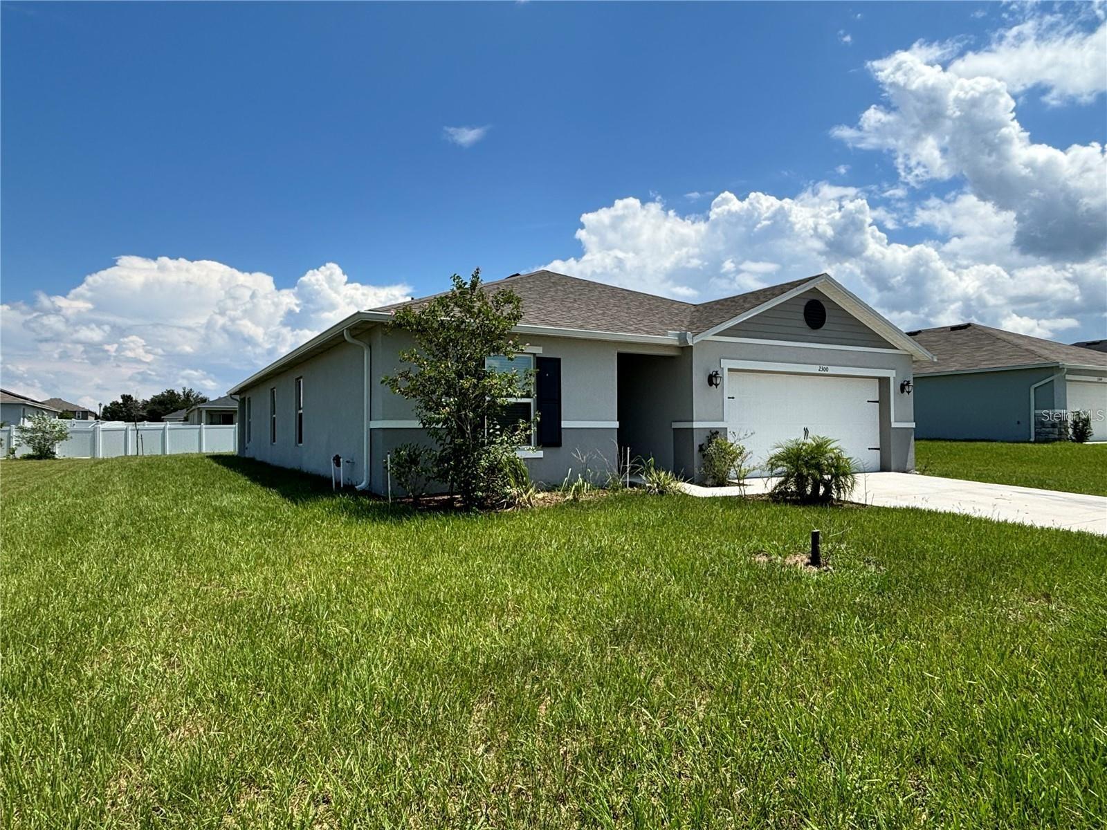 2300 CROSSANDRA ST photo 2
