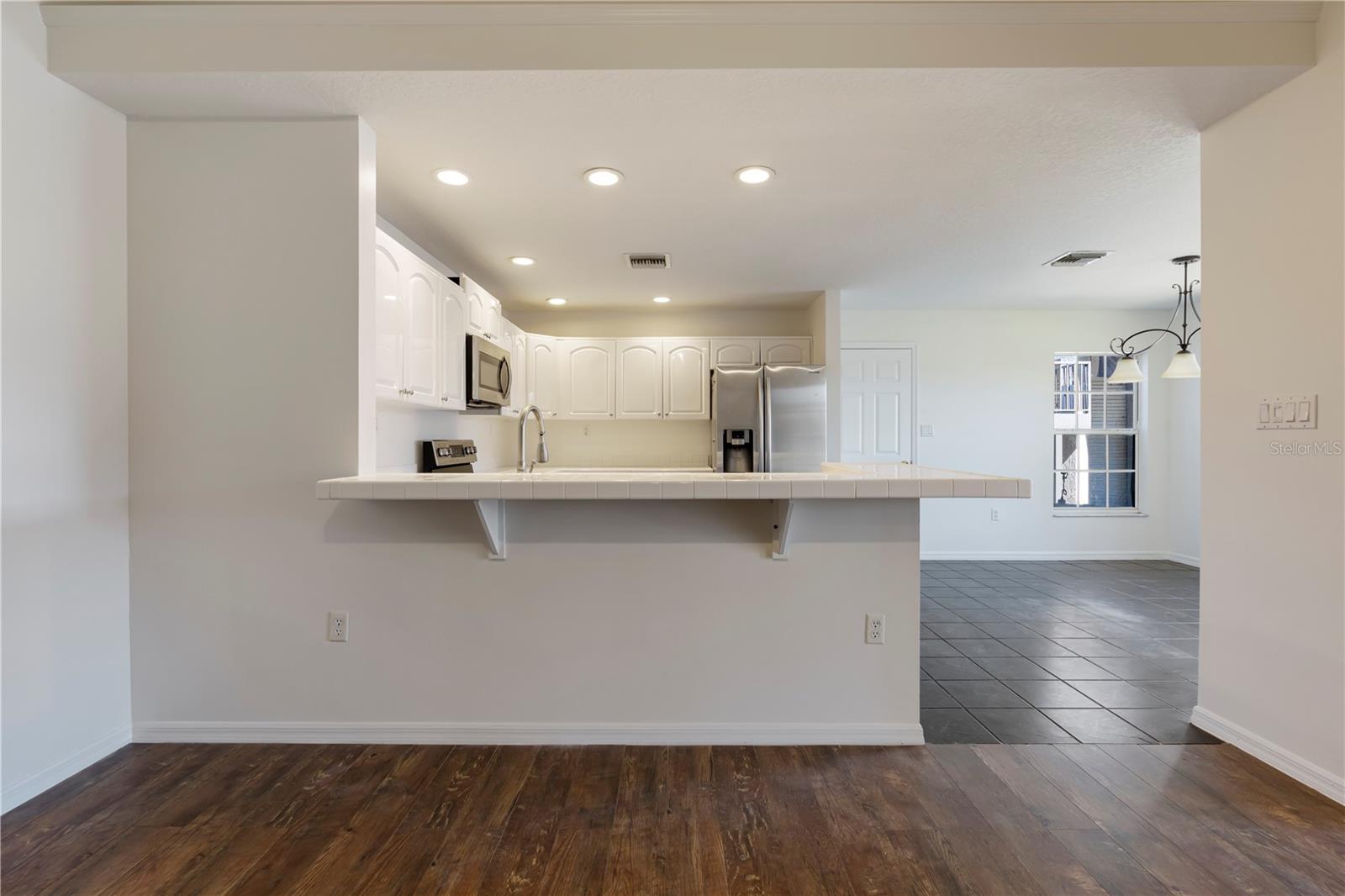 10108 LAKESHORE DR photo 4
