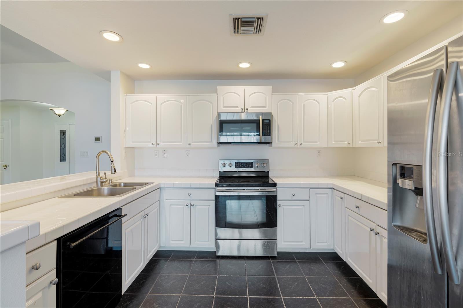 10108 LAKESHORE DR photo 5