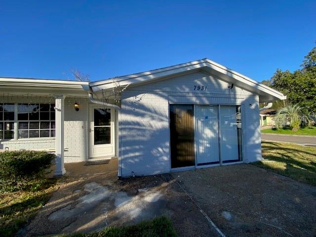 7931 RAINTREE DR photo 3