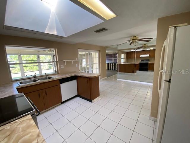 7931 RAINTREE DR photo 5