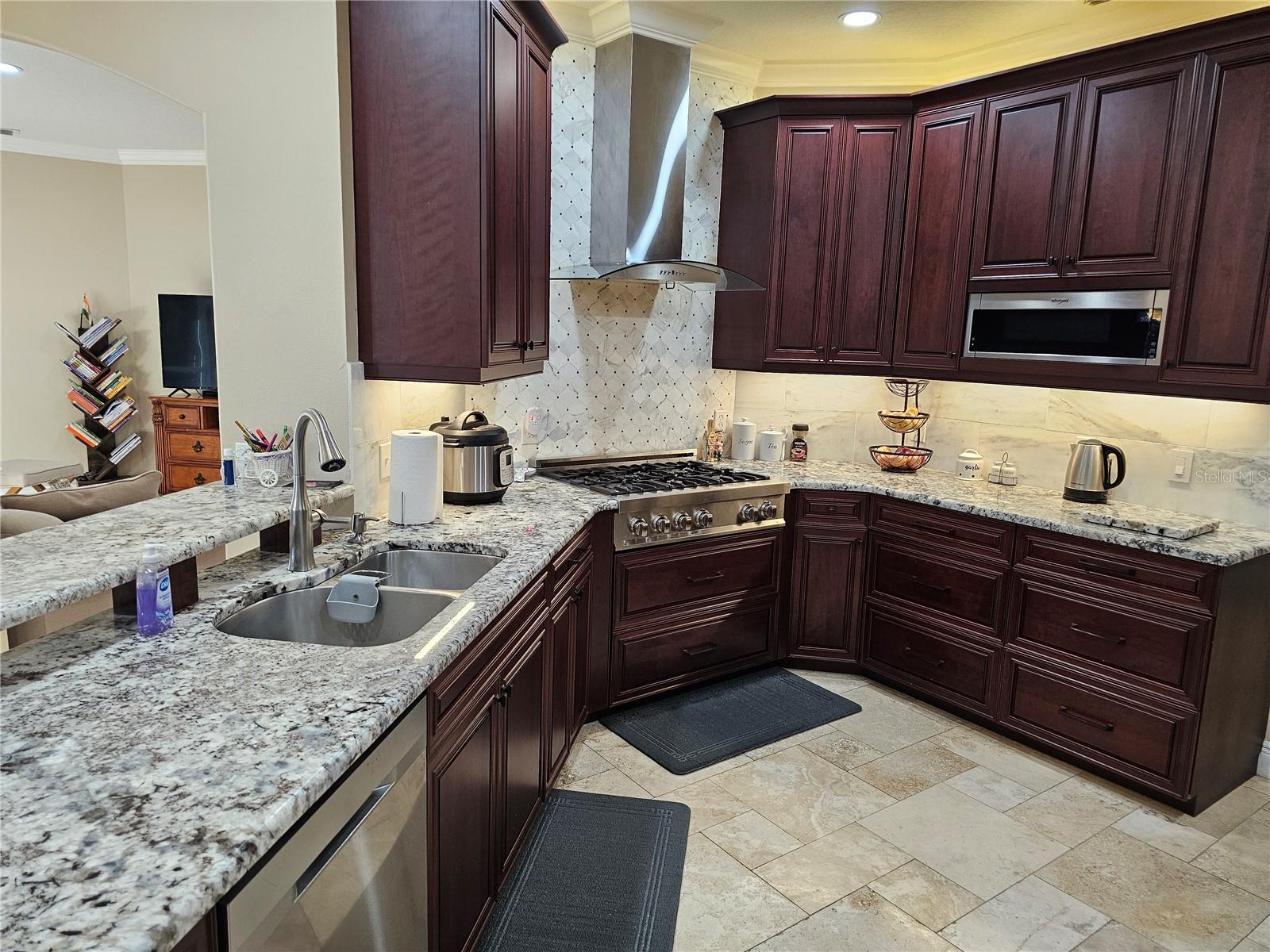 7419 ARROWHEAD RUN photo 5