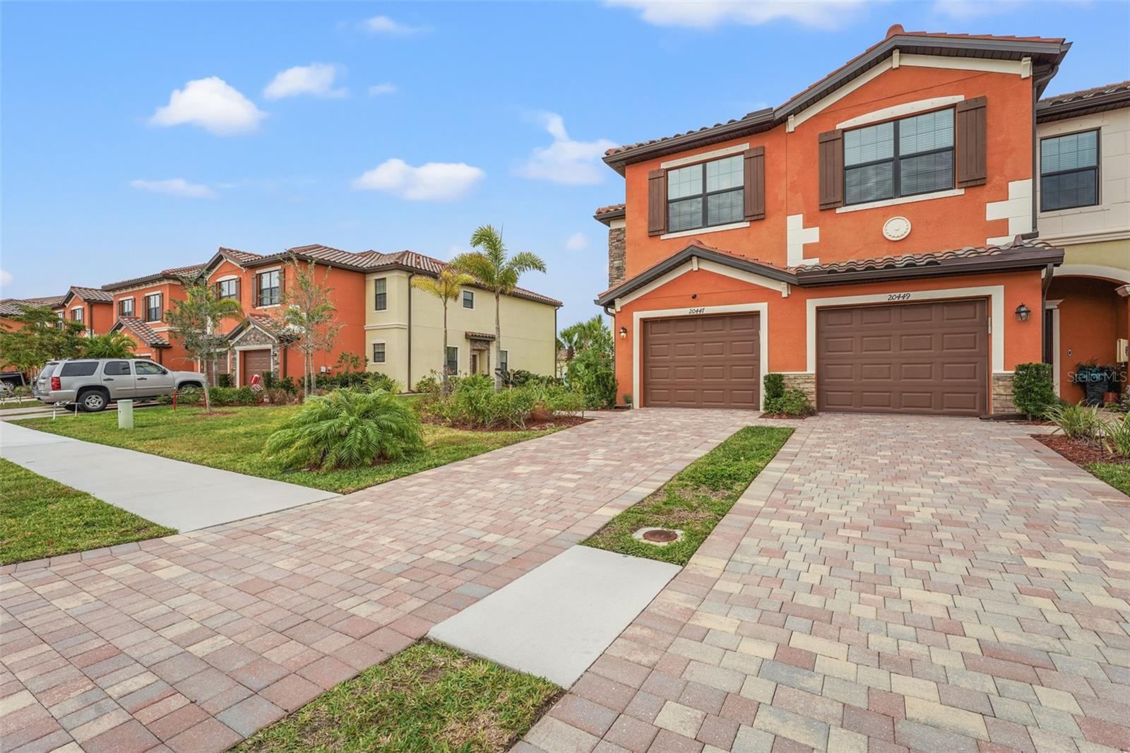 20447 LAGENTE CIR photo 2