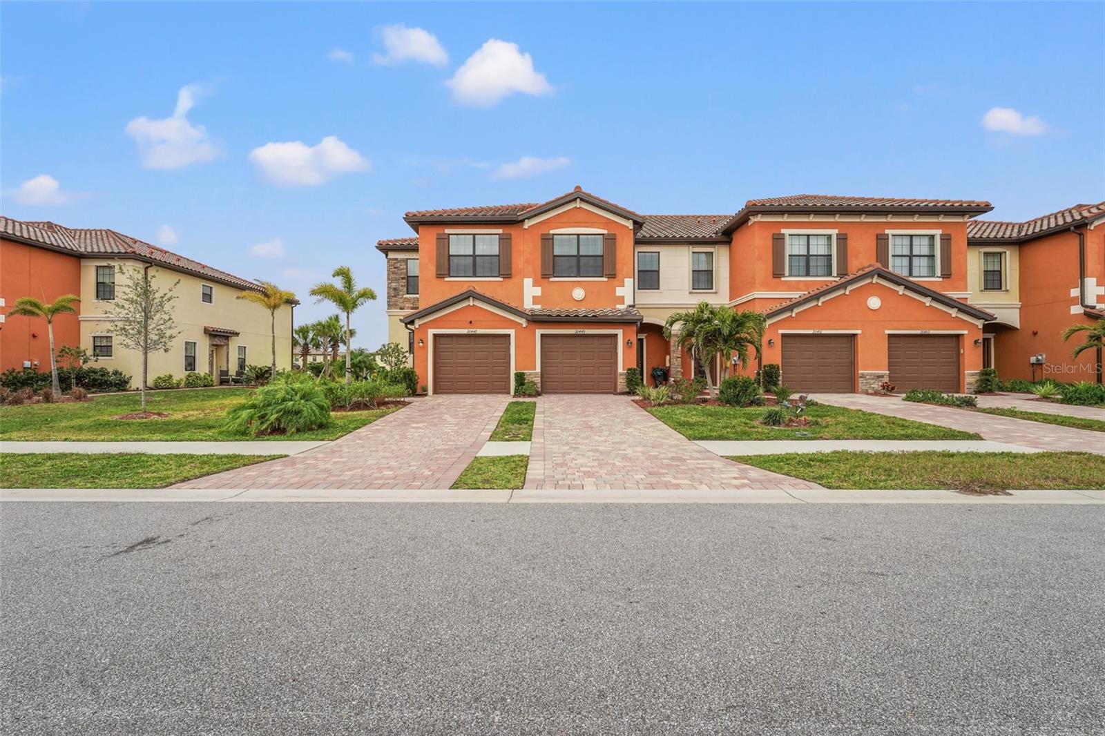 20447 LAGENTE CIR photo 3