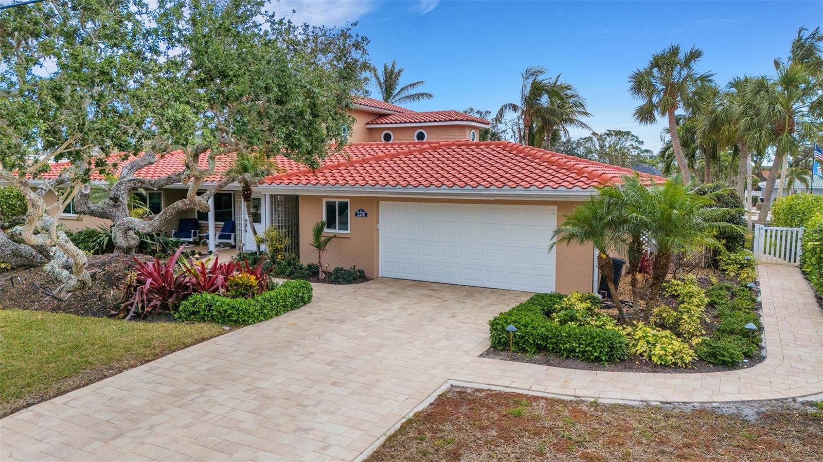 5376 SHADOW LAWN DR photo 2