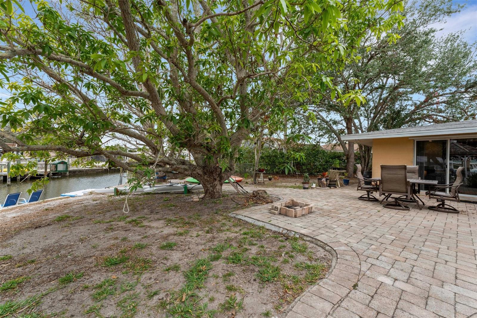 5402 SHADOW LAWN DR photo 2