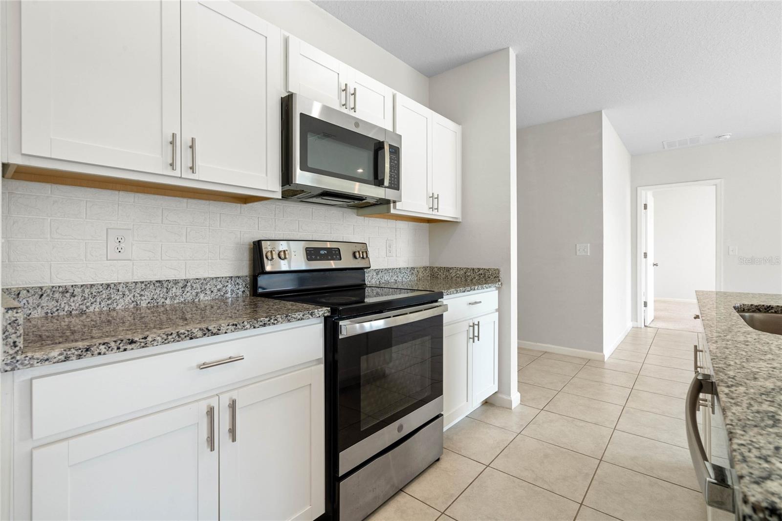 1125 CATSKILL DR photo 4