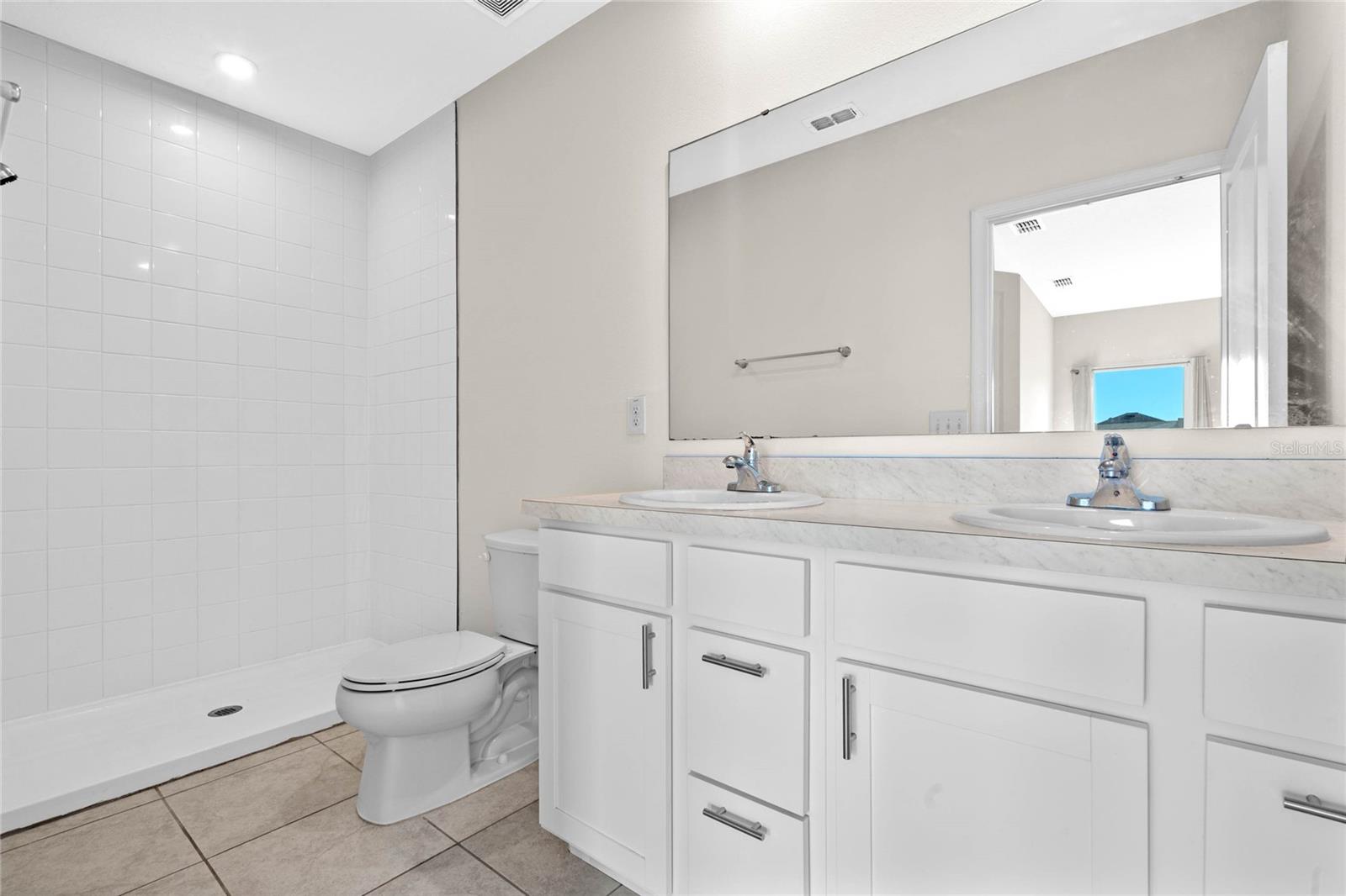 1125 CATSKILL DR photo 5