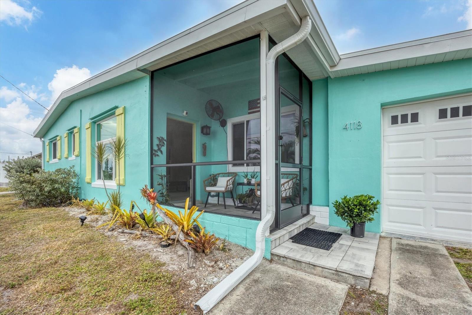 4118 GARDNER DR photo 2