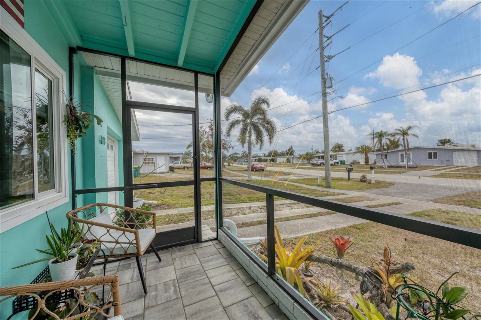 4118 GARDNER DR photo 3