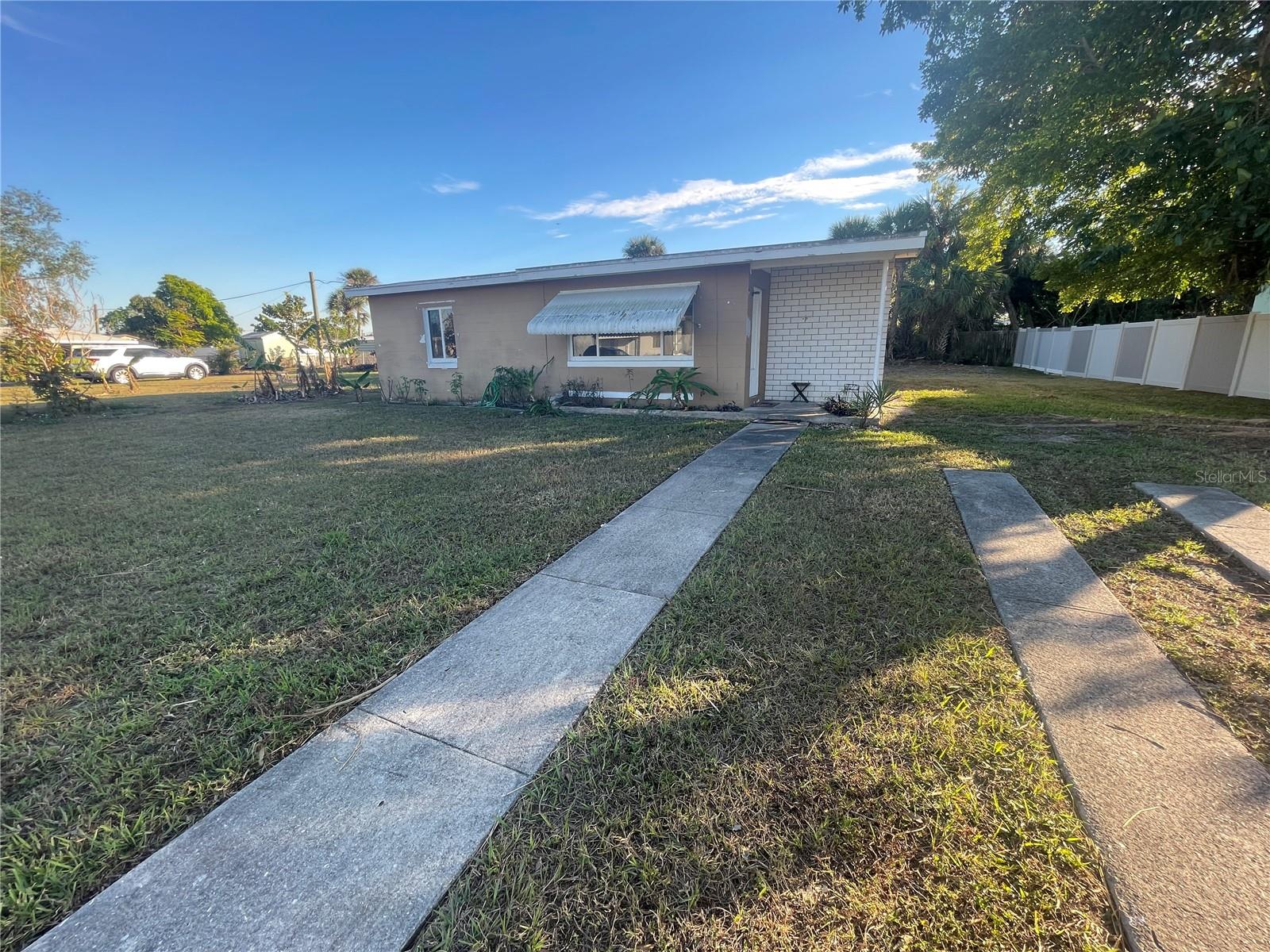21921 BEVERLY AVE photo 2