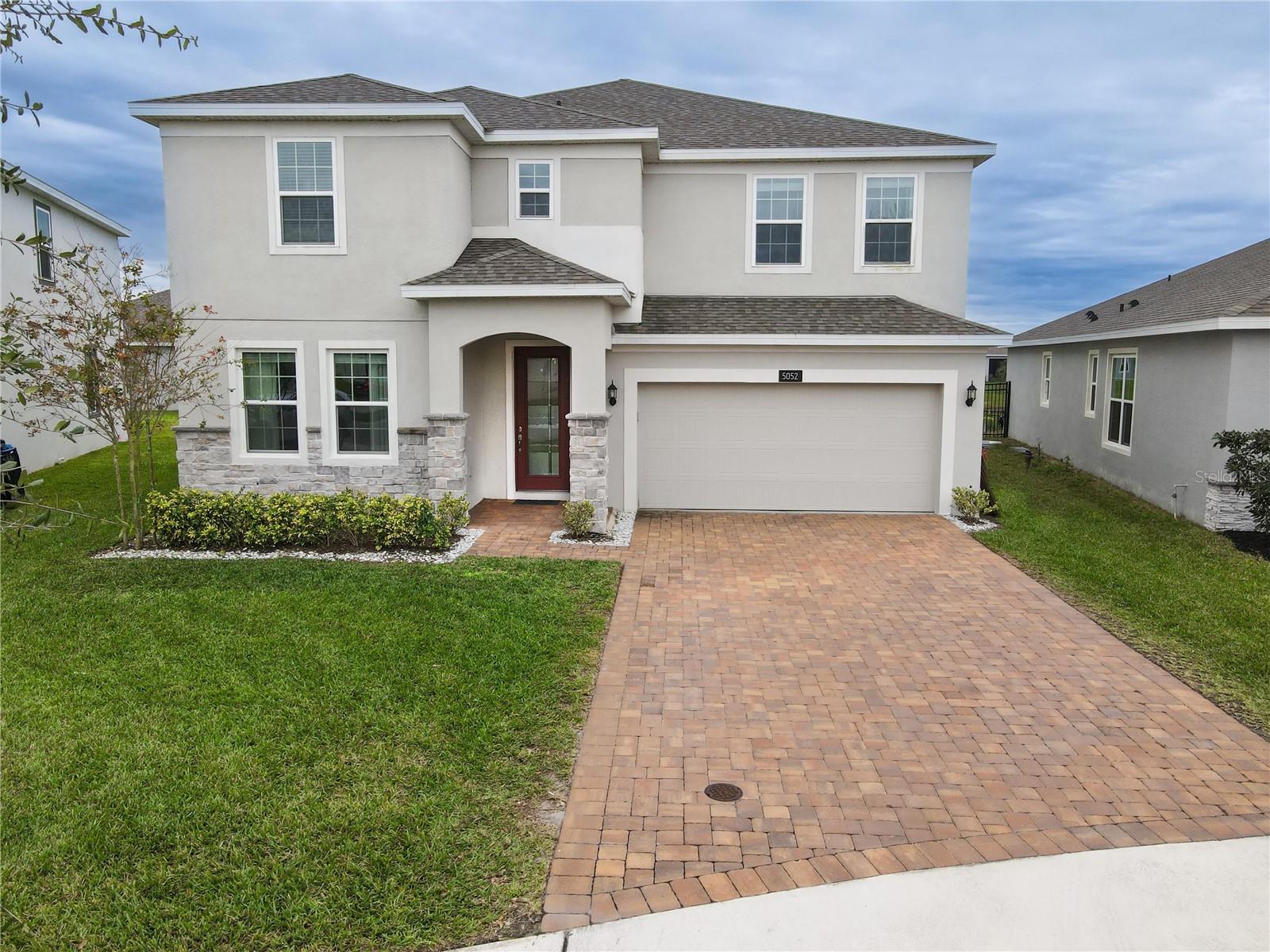 5052 CENTER CT photo 2