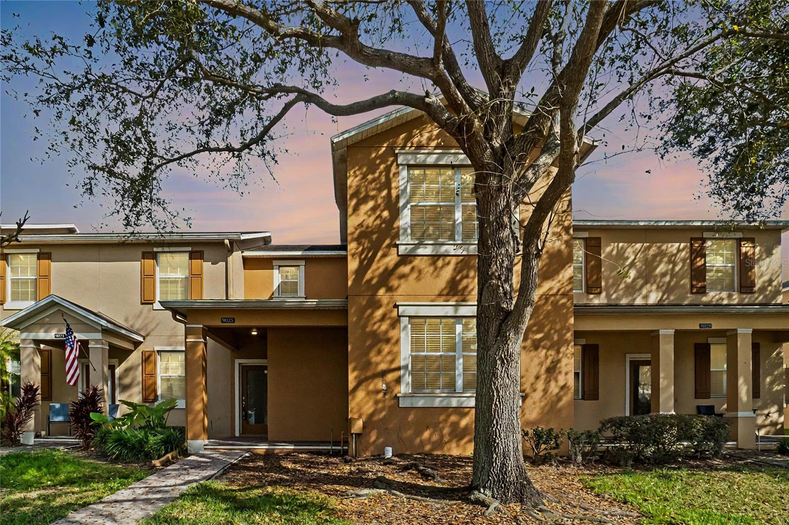 9025 SAVANNAH JULIP LN photo 2